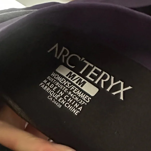 Arc'teryx Deep Purple Outdoor Jacket stingray size M